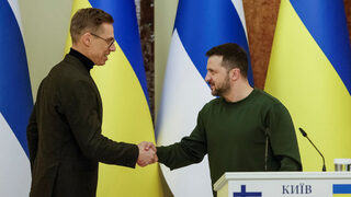И Финландия подписа с Украйна 10-годишен договор за сигурност