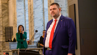 Пеевски отвърна на Денков: Най-слабият премиер в историята на държавата