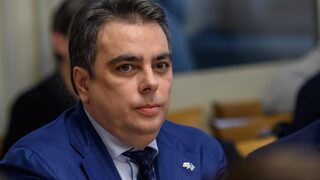 Асен Василев допусна, че прокуратурата упражнява натиск върху шефа на ДАНС