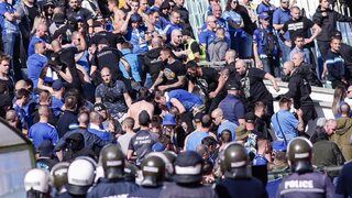 Ексцесии по трибуните белязаха дербито "Левски" - ЦСКА