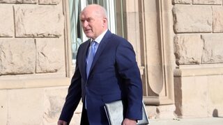 Съставът на служебния кабинет е само с една промяна