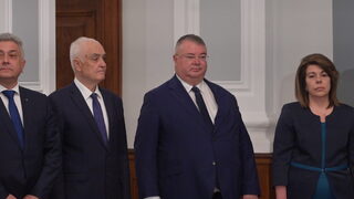 Новият министър на отбраната даде заявка за ускоряване на военната помощ за Украйна