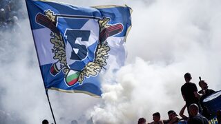 Организираните фенове на "Левски" отново обвиниха Наско Сираков, че вреди на клуба