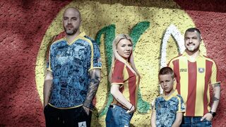 "Левски" представи "уникална" юбилейна фланелка, която се оказа копие на германски отбор