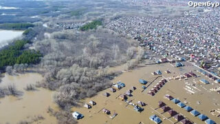 Оренбург: Спадането на нивото на водата ще отнеме поне две седмици според властите (видео)