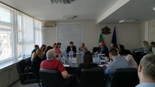 Партиите не постигнаха съгласие за състава на трите <span class="highlight">районни</span> <span class="highlight">избирателни</span> <span class="highlight">комисии</span> в София