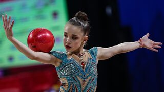 Стиляна <span class="highlight">Николова</span> взе две титли в третия ден на Световната купа в София