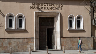 Министерството на финансите набра успешно 200 млн. лв. на вътрешния пазар