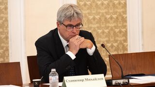 Шефът на здравната каса оттегли оставката си малко преди парламентът да я гласува