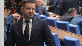 Шефът на здравната каса ще съди Лена Бориславова