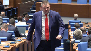 Пеевски е убеден, че като министър Митов ще бъде равноотдалечен от партиите