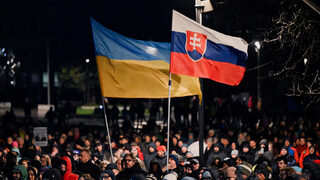 Срамуващи се от правителството си словаци събраха 2 млн. евро за снаряди за Украйна