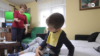 Родителите на деца с увреждания в Сърбия и битката им за повече подкрепа от държавата (видео)
