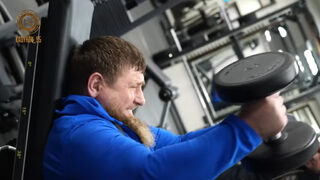 <span class="highlight">Кадиров</span> се показа в спортна зала след разследване за здравето му