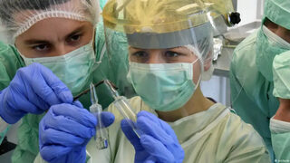 Защо хиляди германски студенти учат медицина в чужбина