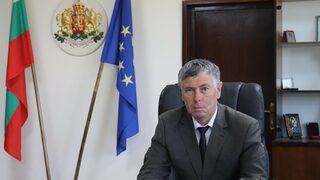 Областният управител на Русе сезира съда и премиера за злоупотреба с държавни средства от кмета