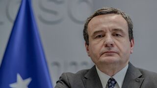 Чужда намеса от неочаквана посока променя македонските избори