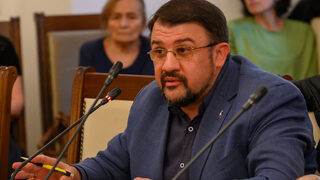 Как ДАНС допусна Радев да се снима с контрабандист, пита депутат