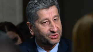 Христо Иванов: Пеевски се бори да се задържи като гарант на системата с компроматите