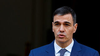 Испанският премиер остава на поста