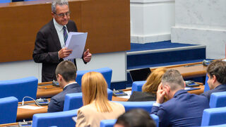 Депутатите единодушно забраниха рекламата <span class="highlight">на</span> <span class="highlight">хазарта</span> в медии