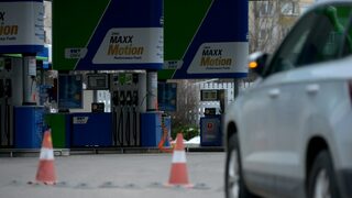 Продажбите на горива на дребно спадат двуцифрено