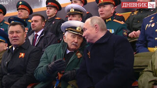 Путин на парада в Москва: Войниците от специалната военна операция са герои в борбата с неонацизма