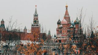 ЕС спира още руска пропаганда и забранява руско финансиране на медии, НПО и партии