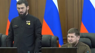 Влиятелният председател на чеченския парламент, близък до <span class="highlight">Кадиров</span>, се оттегли