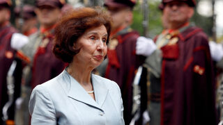 <span class="highlight">Силяновска</span> е готова за среща с Румен Радев