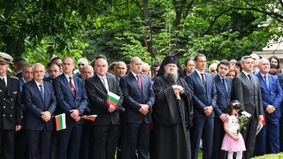Румен Радев разкритикува за 24 май онези, които се страхуват от цената на образованието