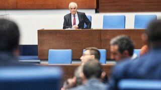 Темата за изпращането на военни в Украйна пак е в дневния ред на политиците, но не и в този на държавата