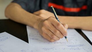 Над 55 хил. четвъртокласници са на изпит по математика днес