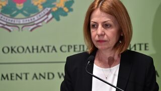 Фандъкова няма спомен да е давала на журналист или социолог безплатна карта за паркиране