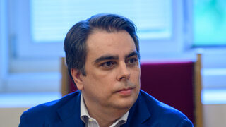 Асен Василев: Изоставаме от ГЕРБ, защото направихме правителство и се оцапахме