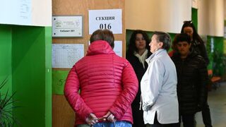 В близо 13 хил. секции се гласува днес