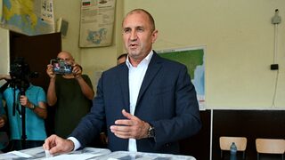 Унгарският президент няма да е на срещата на източния фланг на НАТО