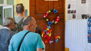 Вотът на турците и ромите: какво е разпределението между Доган и Пеевски