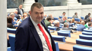 Според екзитпола на "Галъп" три формации се борят за второто място, засега е за ДПС