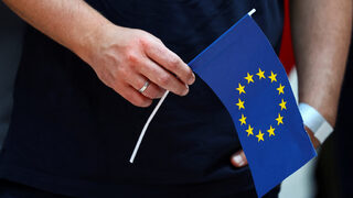 Крайнодесните стават трета сила в европарламента, ако успеят да се обединят