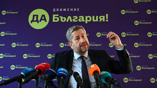 Според Христо Иванов правителство на ГЕРБ, ДПС и ИТН ще коства много на Борисов