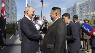 Далеч от очите на Запада: защо Путин отива в Северна Корея