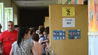 "Голямото самоизключване": Ниската избирателна активност вече заплашва не просто партиите, а парламентаризма