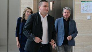 ГЕРБ и ДПС са в менгеме, което ги задължава да направят правителство