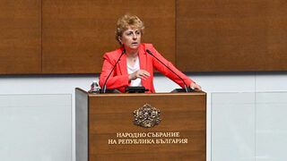 "Величие" тръгна в Народното събрание с размисли за героите и мръсниците