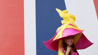 Фотогалерия: Royal Ascot – за елитните коне и шапки
