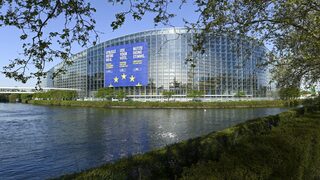 Социалистите и либералите преизбраха шефовете си в европарламента