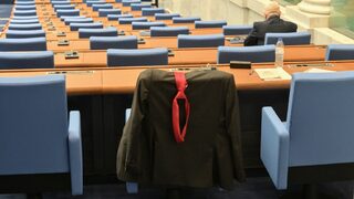 Снимка на деня: Началото на работния ден в парламента