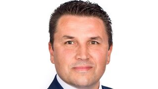 Хюсни Адем положи клетва <span class="highlight">и</span> стана депутат на мястото на Филиз Хюсменова