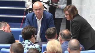 "Свиленски да не ни занимава с разцепването на БСП": Партийното номадство засега остава забранено